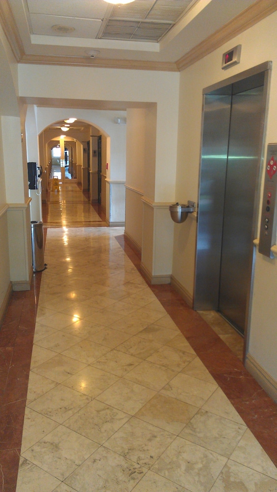 Chateaubleau Hotel - photo 35