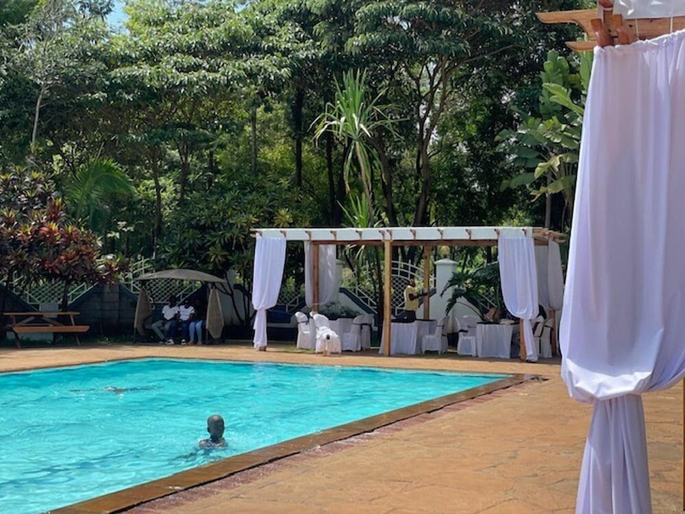 Jungle Green Resort Kiutine — Maua
