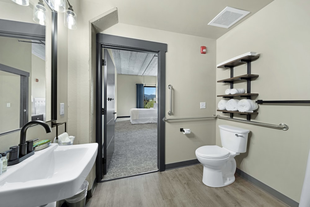 The Suites at Prairie Falls & Event Center - photo 52