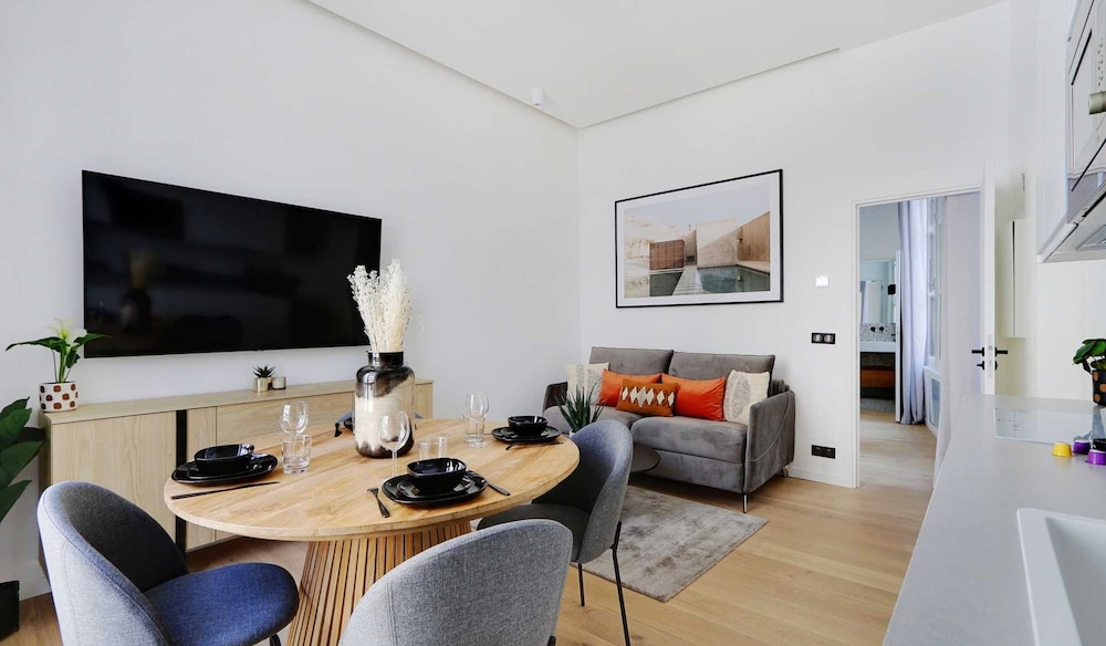 Beautiful Apartment 1br 4p Le Marais — 4-Star Luxury Hotel in Paris, France
