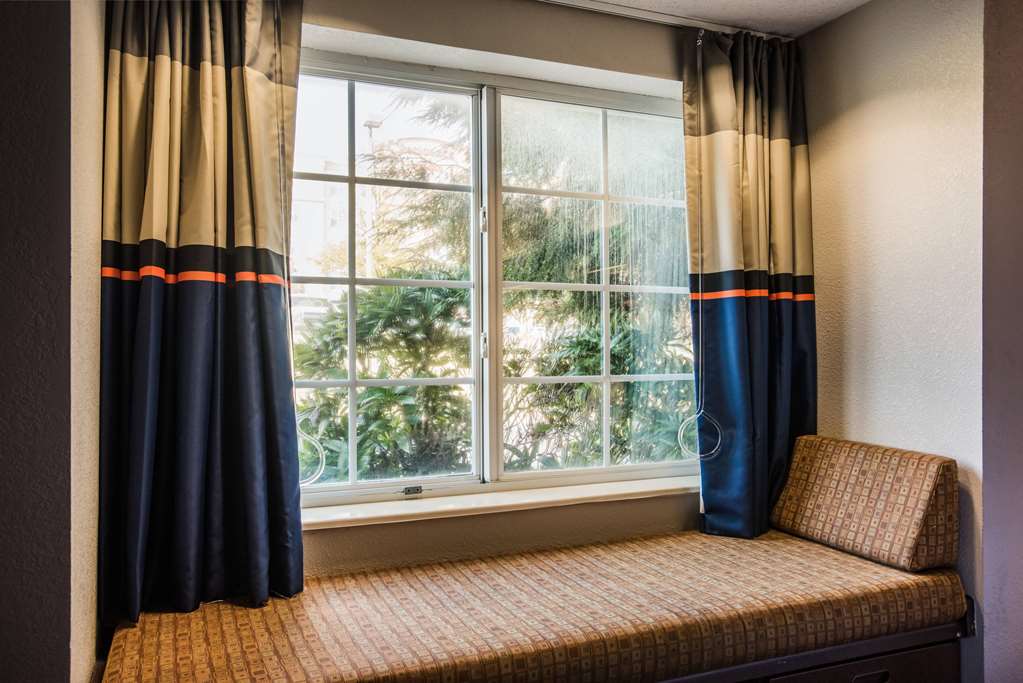 Microtel Inn & Suites by Wyndham Chattanooga Near Hamilton P - photo 13
