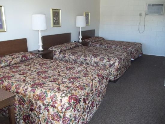 Royal Host Motel - photo 17
