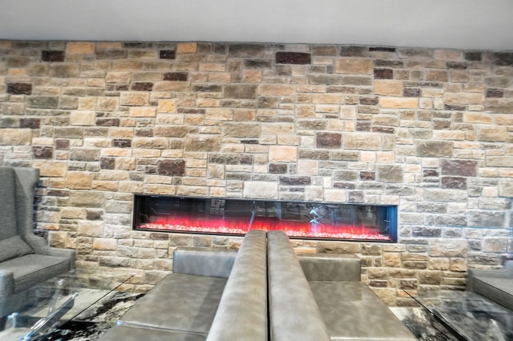 Cobblestone Hotel & Suites Bellefontaine - photo 18