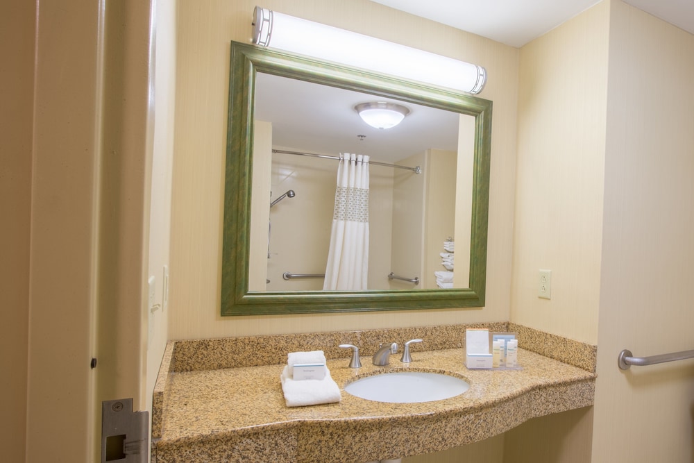 Hampton Inn & Suites Berkshires Lenox - photo 28