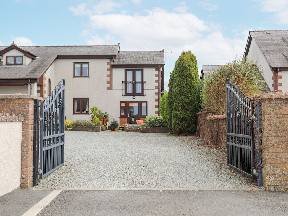 Bwlch Y Gwynt Bach — 4-Star Luxury Hotel in Llangefni, United Kingdom