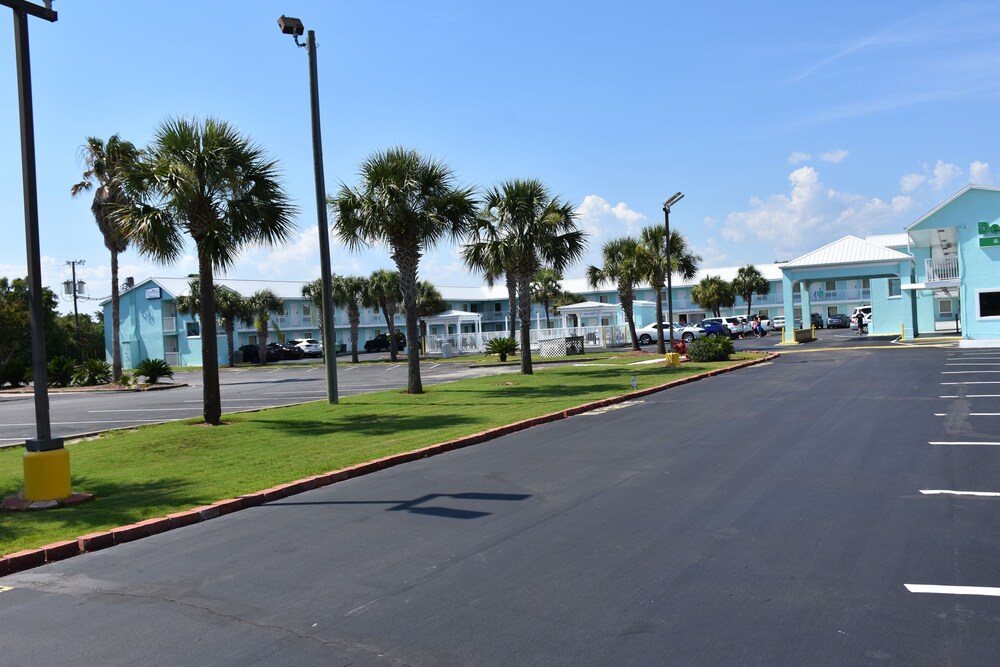 Destin Inn and Suites - photo 48