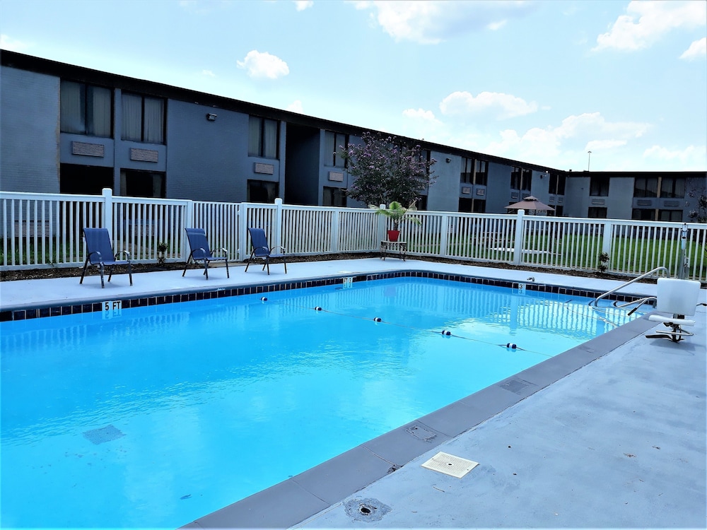Madison Inn and Suites - photo 53