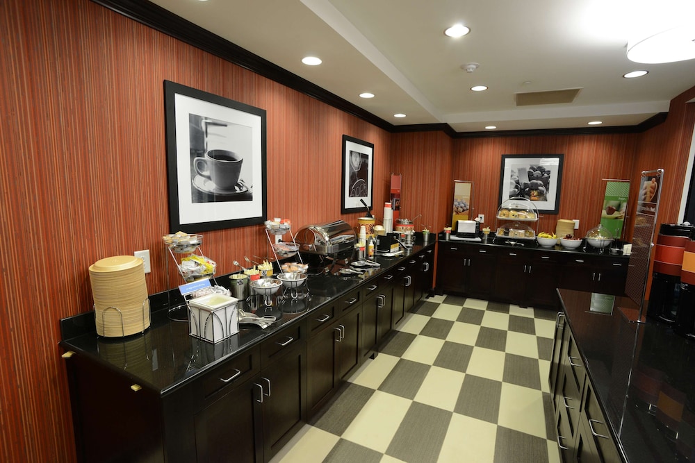 Hampton Inn & Suites Albany At Albany Mall - photo 43