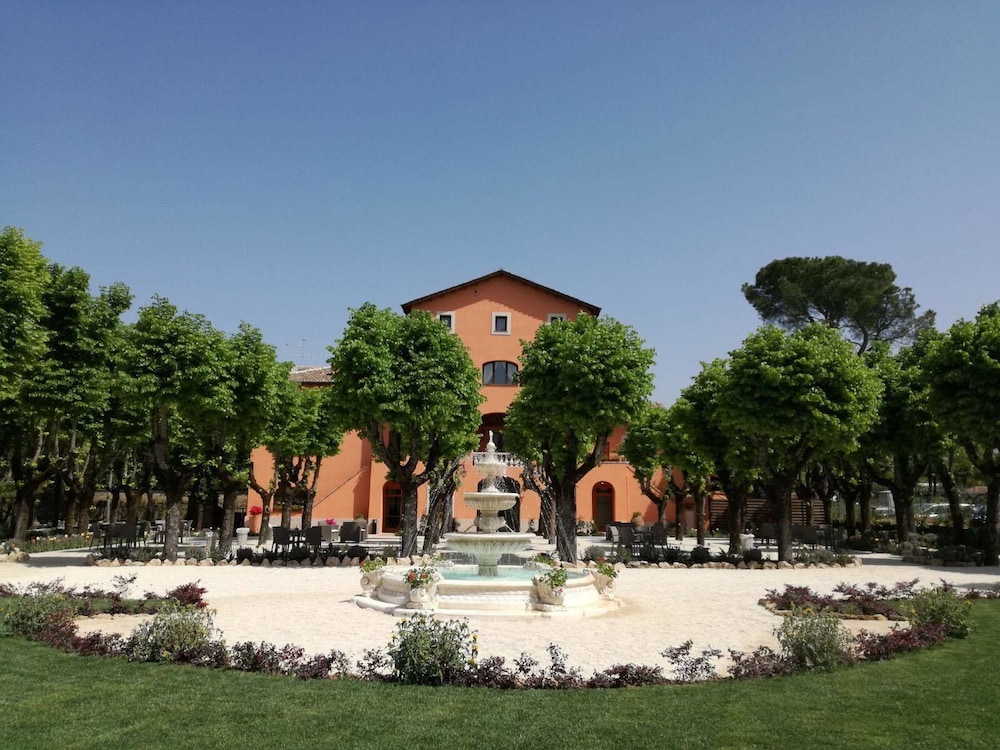 Villa Floridiana — 4-Star Luxury Hotel in Anagni, Italy
