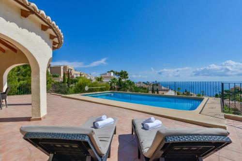 Villas Guzman Loxi — 4-Star Luxury Hotel in Benitachell, Spain
