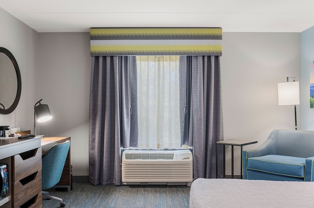 Hampton Inn Front Royal - photo 22