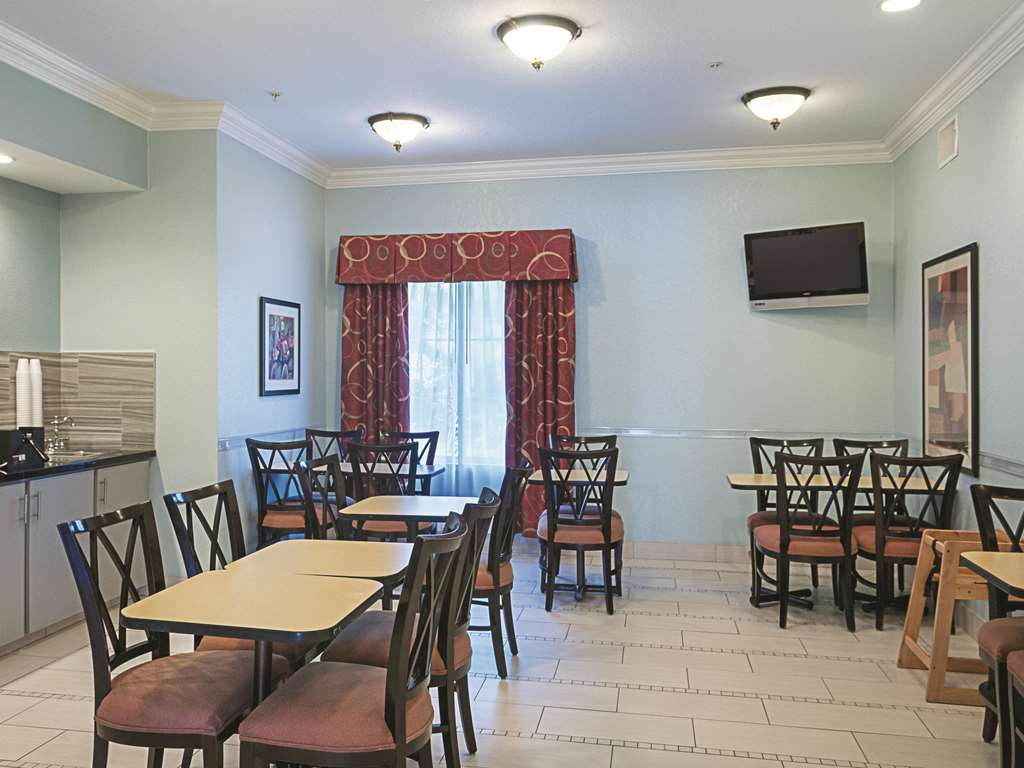 La Quinta Inn & Suites by Wyndham Slidell North Shore Area - photo 39
