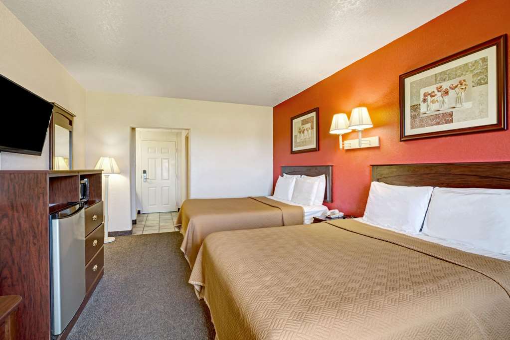 Howard Johnson by Wyndham Galveston - photo 10