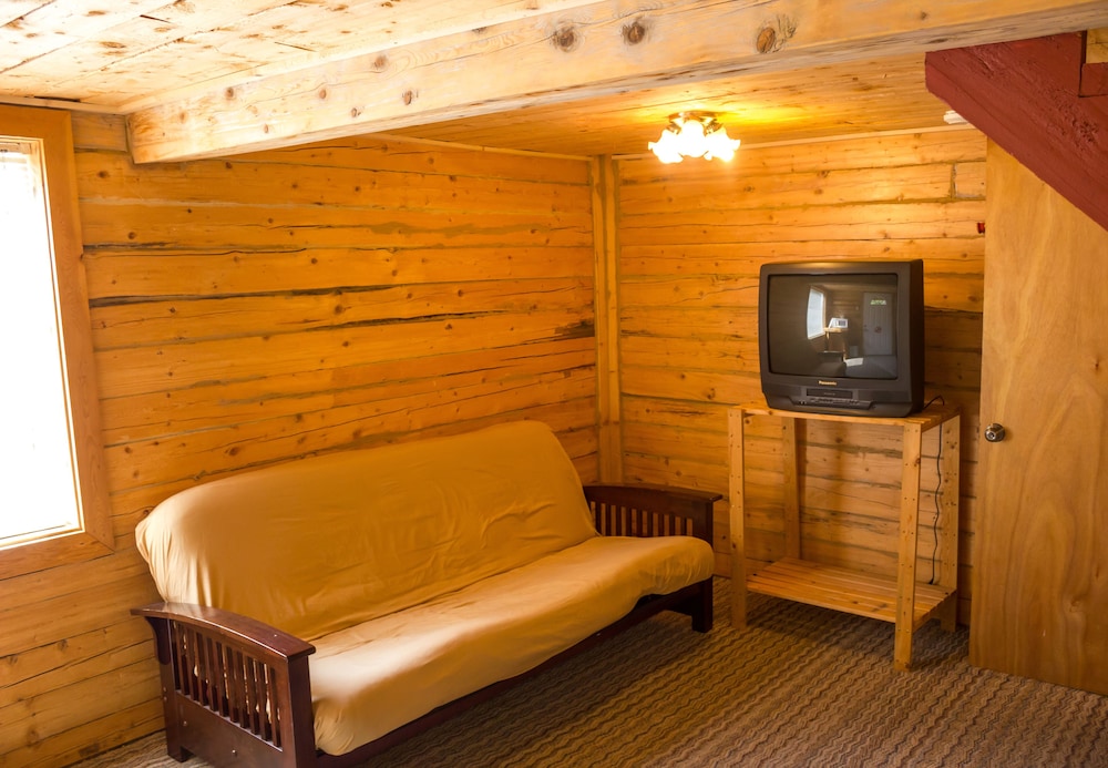 Midnight Sun Log Cabins - photo 49