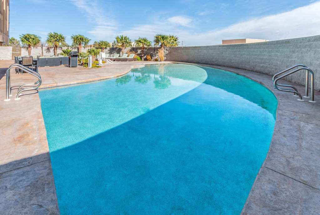 La Quinta Inn & Suites by Wyndham Carlsbad - photo 16