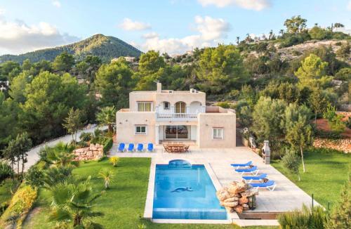 Villa Coqueta — 5-Star Luxury Hotel in Sant Josep De Sa Talaia, Spain