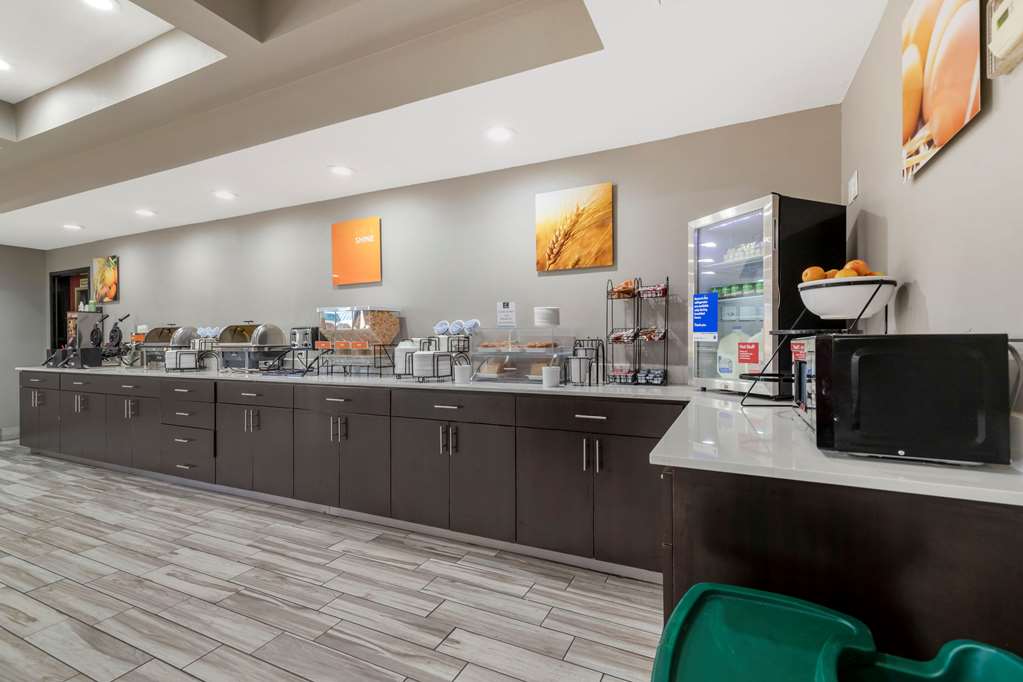 Comfort Inn and Suites Near Medical Center - photo 25