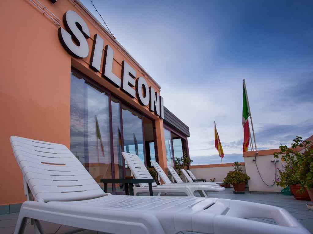 Hotel Sileoni Dépendance Villa Antonio in Cecina, Italy