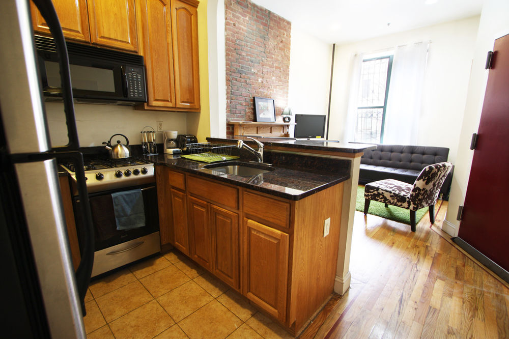 Luxury Suites Upper West Brownstone - photo 10