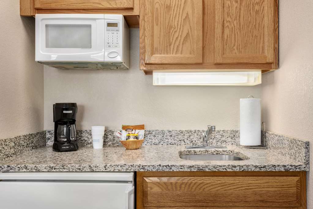 Hawthorn Extended Stay by Wyndham Decatur - photo 27