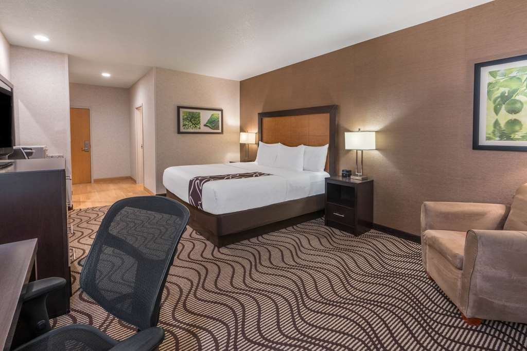 La Quinta Inn & Suites by Wyndham Idaho Falls Ammon - photo 18