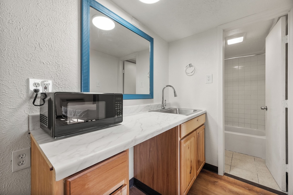 Southern Springs Extended Stay - photo 6