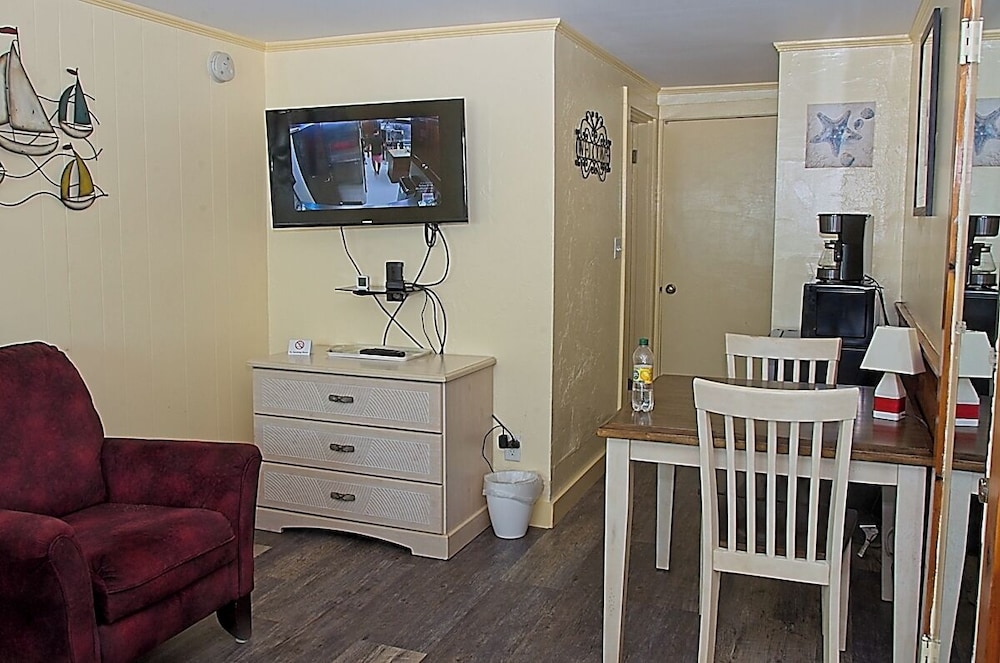 Vineyard Harbor Motel Private Beach - photo 93