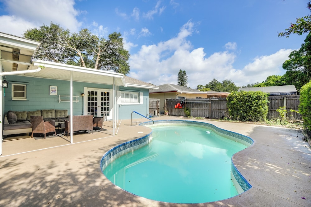 Near Busch Gardens Sunny Florida Retreat with Pool — hotel in Palm Harbor