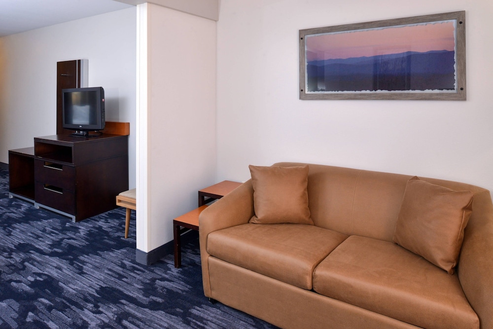 Fairfield Inn & Suites Cedar Rapids - photo 10