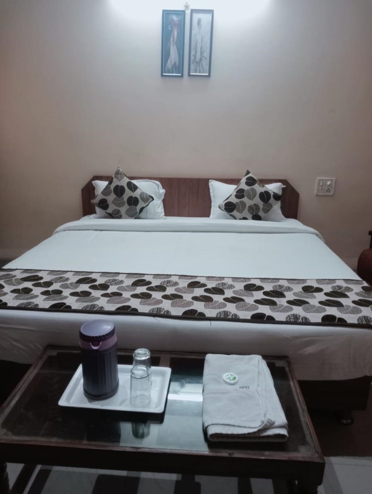 Goroomgo Mourya Inn Madhya pradesh — Harda Khas — photo 2