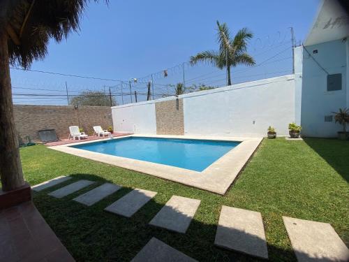 Casa Gaviota Casa Con Alberca y Palapa — 4-Star Luxury Hotel in Tequesquitengo, Mexico