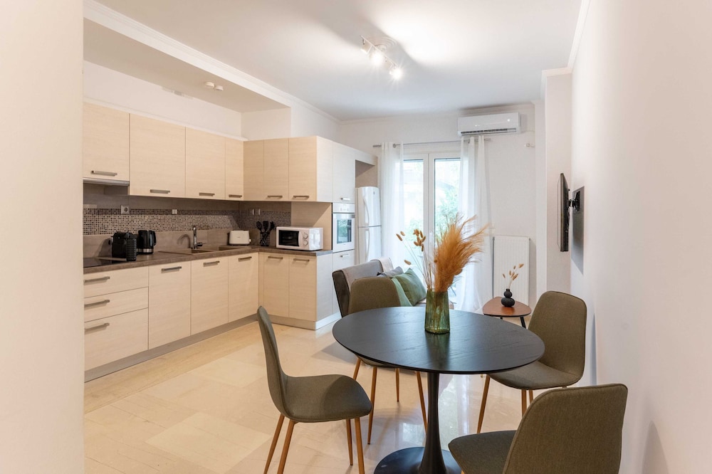 Phaedrus Living Alimos Edem Beach Flat — 4-Star Luxury Hotel in Alimos, Greece