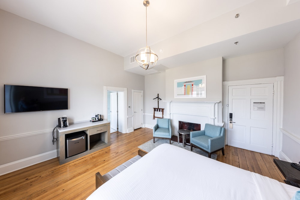 The Blackburn Inn and Conference Center - photo 23