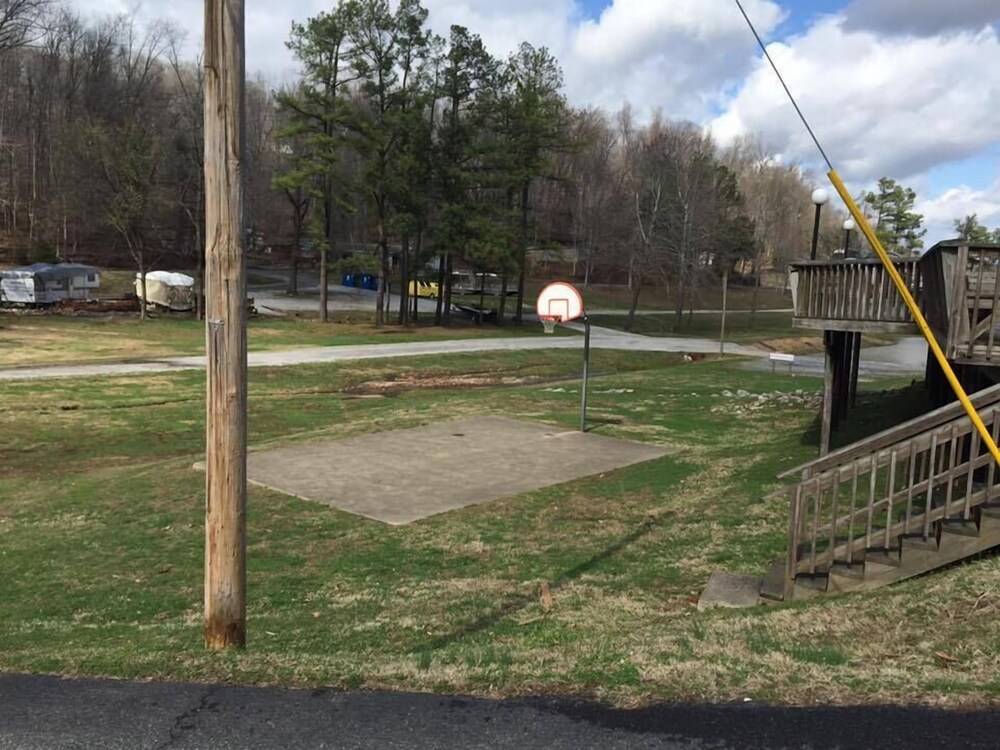 Holiday Hills Resort - photo 40