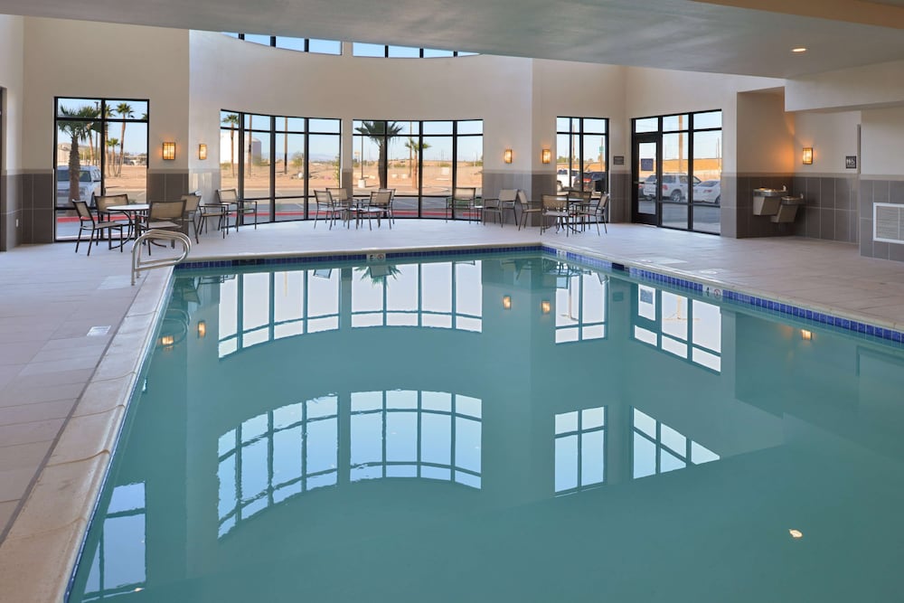 Hampton Inn El Centro - photo 16
