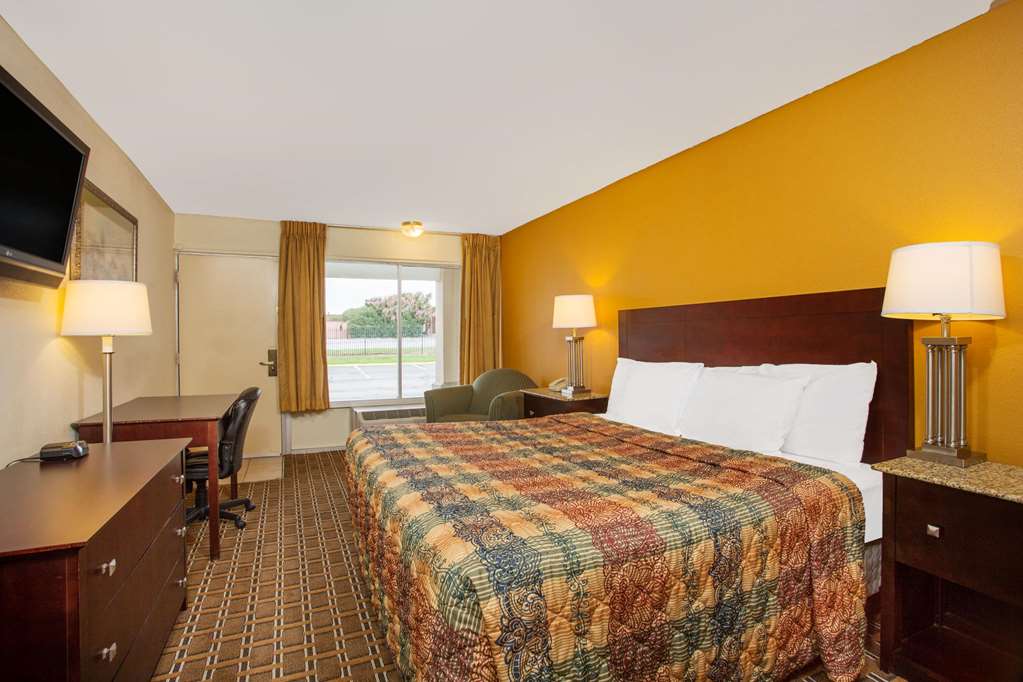Days Inn by Wyndham Chester - photo 9