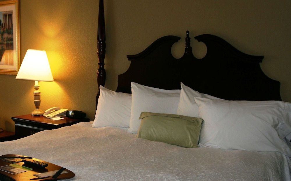 Hampton Inn Canton - photo 14