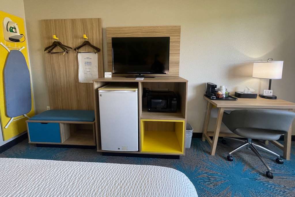 Days Inn by Wyndham Imlay City - photo 19