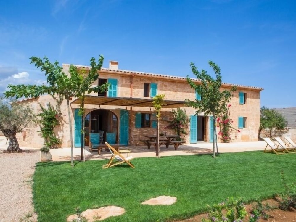 Finca Can Sitja — 4-Star Luxury Hotel in Ses Salines, Spain