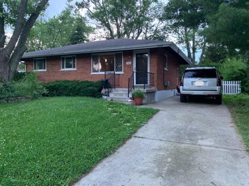 Comfortable 3 Bedr 2 Bath with Basement Beavercreek — hotel in Sharonville