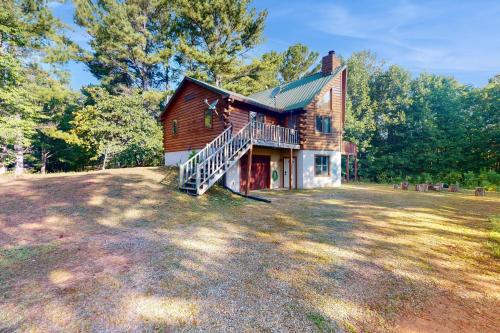 Alpine Lodge — 4-Star Luxury Hotel in Salem, United States