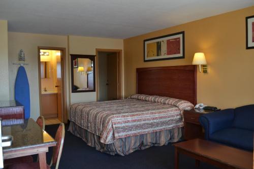 Deluxe Inn and Suites Weslaco - photo 9