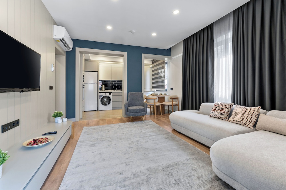 Zeluxe Suite Hotel in Konyaalti, Turkey