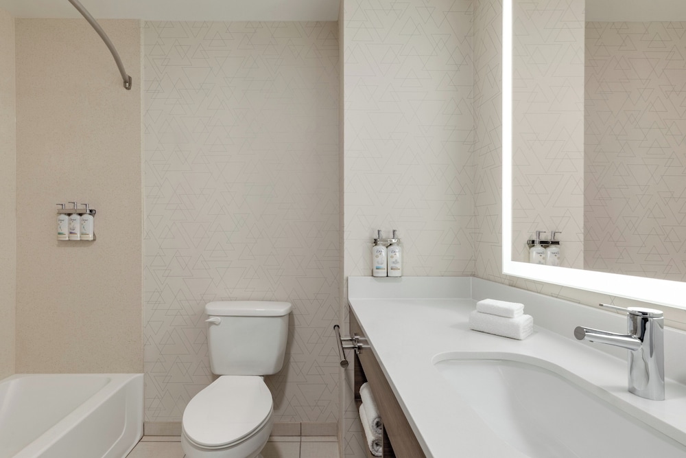 Holiday Inn Express Hotel & Suites North Fremont By Ihg - photo 16