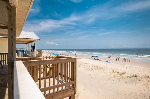 Absolute Beach by Oak Island Accommodations - photo 29