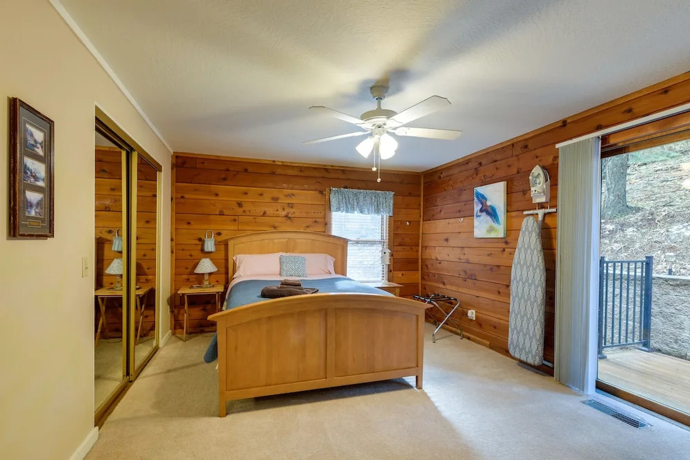 11 Mi to Apple Hill: Pollock Pines Resort Cabin - photo 2