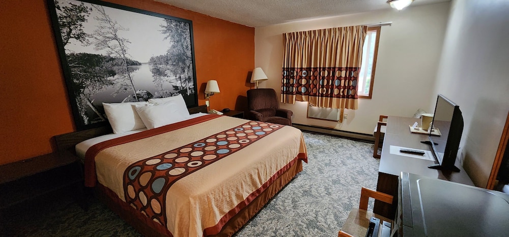 Super 8 by Wyndham Iron Mountain - photo 8