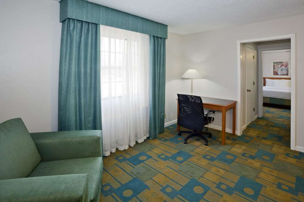 La Quinta Inn by Wyndham Omaha West - photo 14