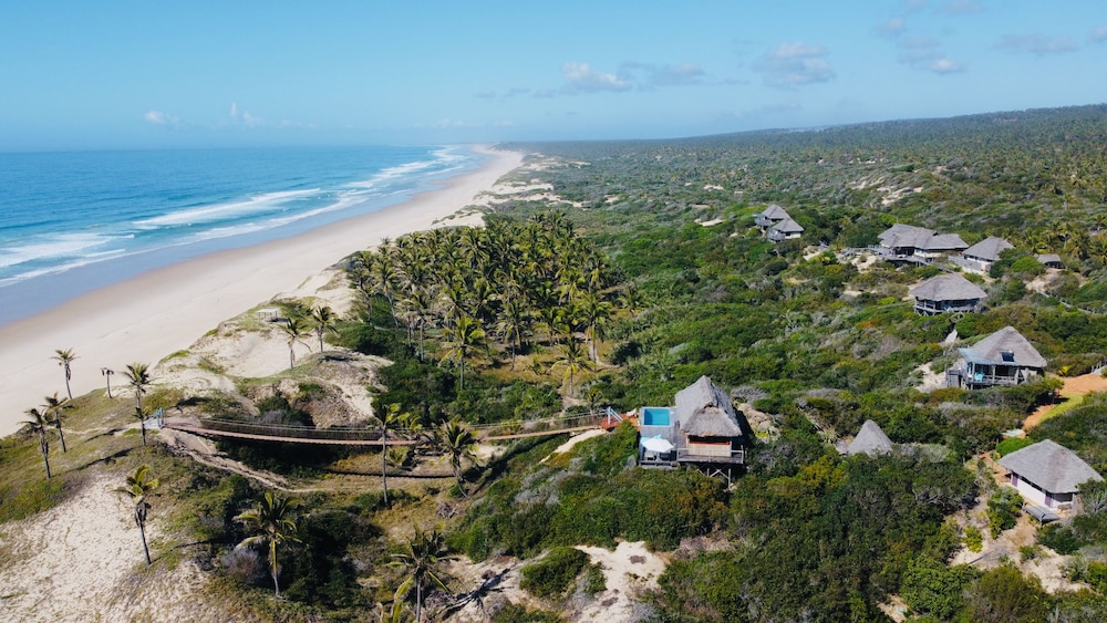 Travessia Beach Lodge — 4-Star Luxury Hotel in Inhambane, Mozambique