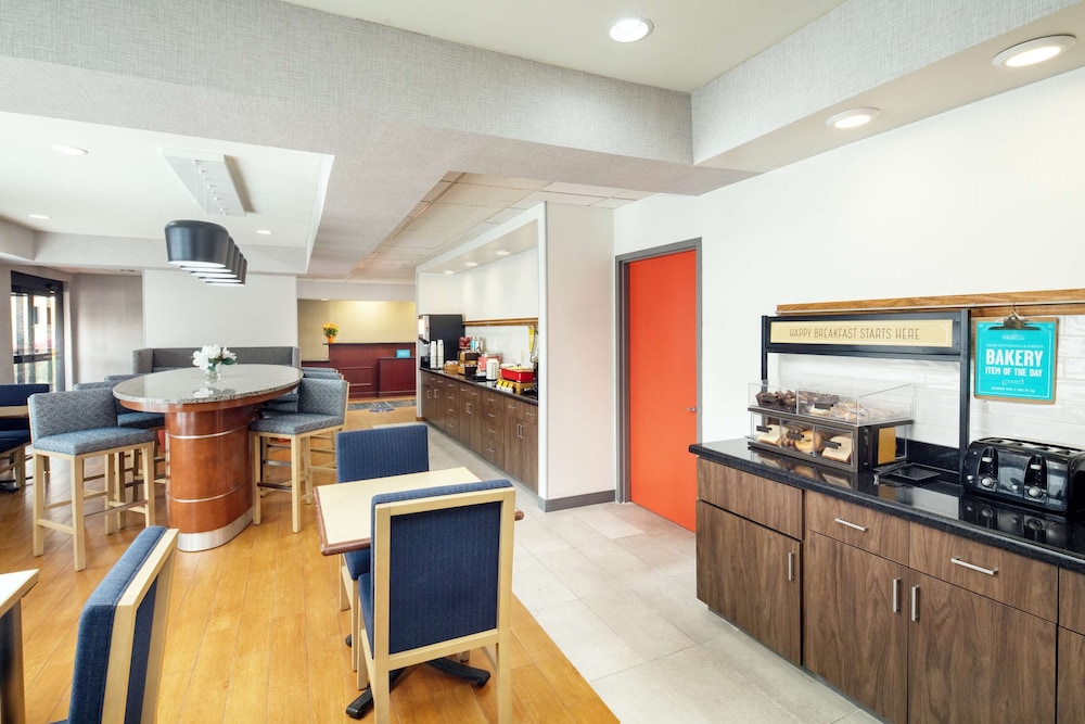 Hampton Inn Lexington South Keeneland Airport - photo 26